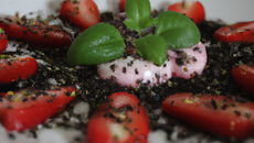 Fraises au basilic et au poivre noir