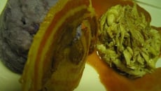 Raie et sa sauce à la Kriek Girardin, Purée de Vitelottes et Panais à l'huile de noix, gelée de limes et pancetta sèchée