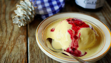 Parfait glacé à la Gelée de Cassis Bonne Maman