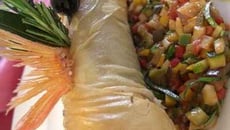 Filets de dorade papillon, croqui-croquant, fine niçoise, huile tranchée et tapenade