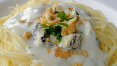 Spaghettis aux noix, sauce au bleu