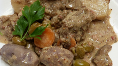 Bœuf braisé aux topinambours et vitelottes