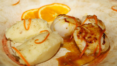 Noix de St-Jacques et purée de cerfeuil tubéreux