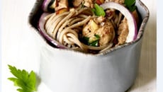 Nouilles soba au foie de morue fumé