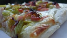 Pizza blanche aux poireaux