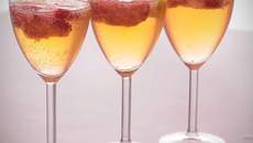 Cocktail pétillant fraise et citron