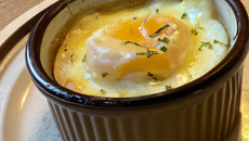 Œuf cocotte au reblochon