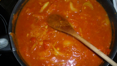 Filet de sole tropicale et sa sauce au vin blanc et tomate