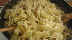 Tagliatelles aux cèpes et au safran rouge