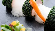 Filet de Caïon fermier, tomme de Savoie en habit de chou, polenta crémeuse à la châtaigne