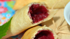 Chaussons fourrés à la purée de mûre et rhubarbe
