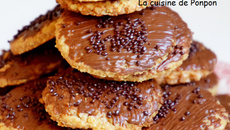 Biscuit granola et perles de chocolat