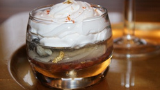 Huîtres en gelée d'Entre-deux-Mers et sa crème fouettée au piment d'Espelette