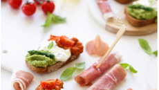 Crostini tricolores, jambon de Parme AOP