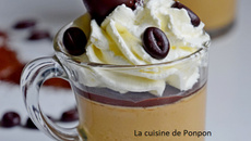 Panna cotta au café garnie de ganache au chocolat