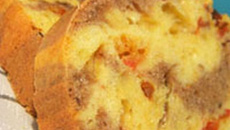 Cake marbré aux tomates confites, olives noires & cumin