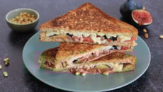 Croque aux figues et à la mozzarella