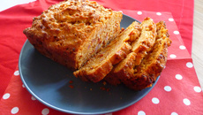 Cake aux tomates sechées et lardons