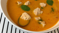 Soupe de poulet épicée