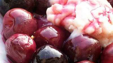 Cerises confites - Glace yaourt parfum hibiscus
