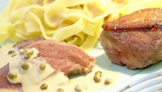 Magret de canard au poivre vert