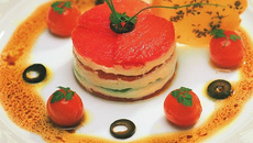 Millefeuille de tomates et poivrons confits à la Millefeuille poivrons