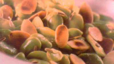 Fèves aux amandes grillées