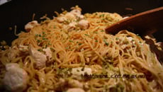 Nouilles sautées au poulet et au gingembre