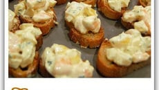 Toasts aux crevettes à la mangue