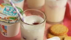 Milk-shake au yaourt à la pêche