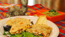 Quesadillas au poulet, maïs et Tomme de Savoie IGP