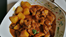 Curry de porc à la pomme et à la banane