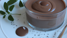 Mousse au chocolat légère pour le dessert