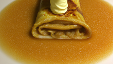Crêpes croquantes mousse caramel et son cœur coulant saveur crème brûlée