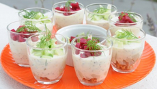 Verrines de harengs marinés au filmjölk