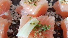 Pavés de saumon sur gros sel