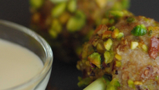 Bouchée d'agneau tiède, sauce légère à la citronnelle