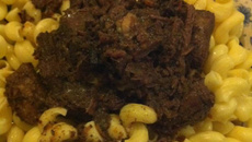 Gardianne de taureau au vin rouge et au thym