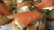 Croustillants de saumon fumé au chèvre frais