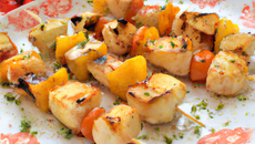 Brochettes de poulet à la sauce fleurie