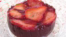 Aspics de fraises au vin épicé