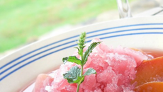 Soupe glacée de pêche au cidre et son granitée