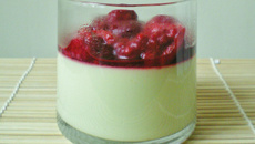 Panna cotta sucrée avocat-framboise