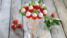 Bouquet de tomates cerises et mozza