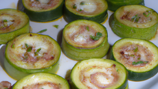Petits roulés de courgettes