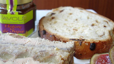 Foie gras marbré aux poires caramelisées et aux marrons