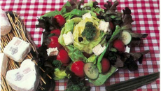 Salade croquante au fromage de Neufchâtel