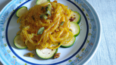 Spaghettis de courgettes aux épices et cajou