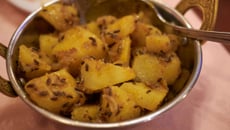 Recette indienne végétarienne Jeera Aloo