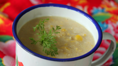 Soupe de poulet au maïs